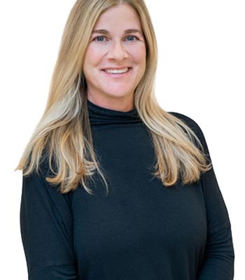 Portrait of Aileen Arcos, REALTOR®.